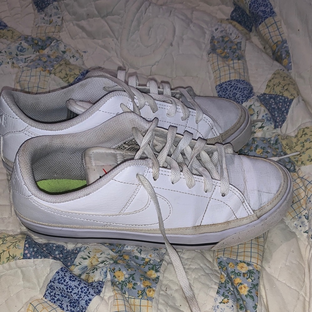 Nike Women’s White Low-Top Casual Sneakers